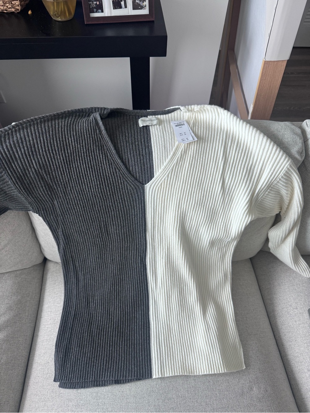 Abercrombie & Fitch Two-Tone Ribbed V-Neck Sweater - Cream & Charcoal